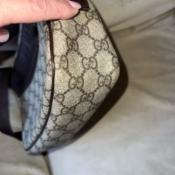 Vintage Gucci crossbody. - Picture 5 of 14